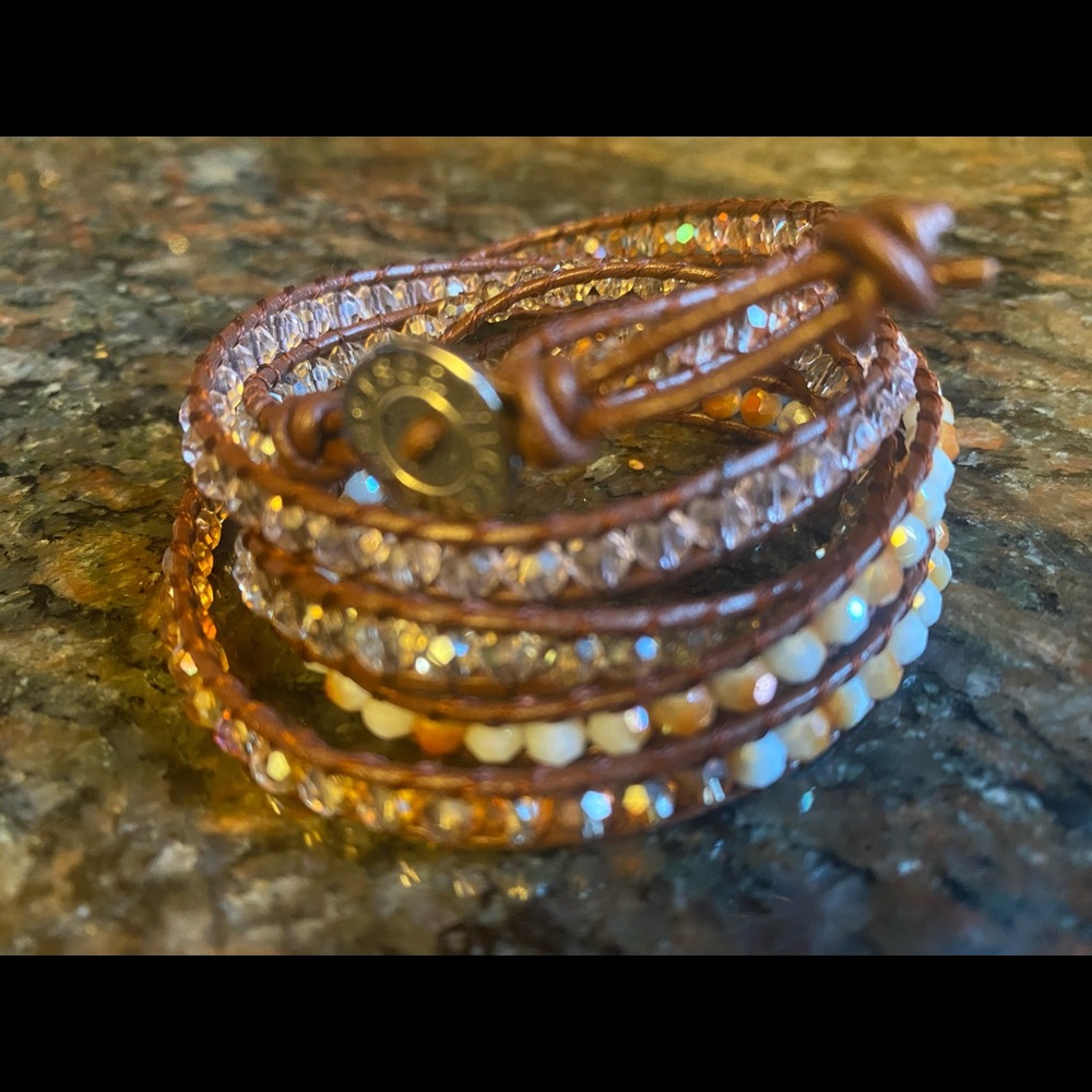 NWOT Victoria Emerson gorgeous neutrals crystals/beads wrap bracelet on brown.